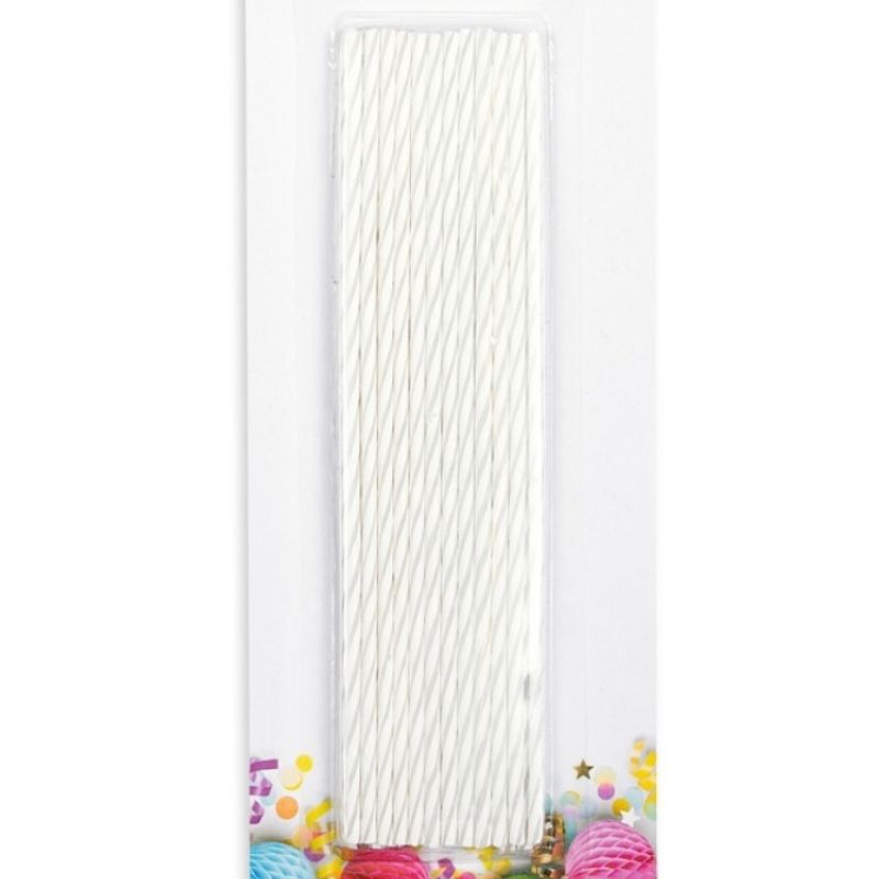 Velas altas brancas